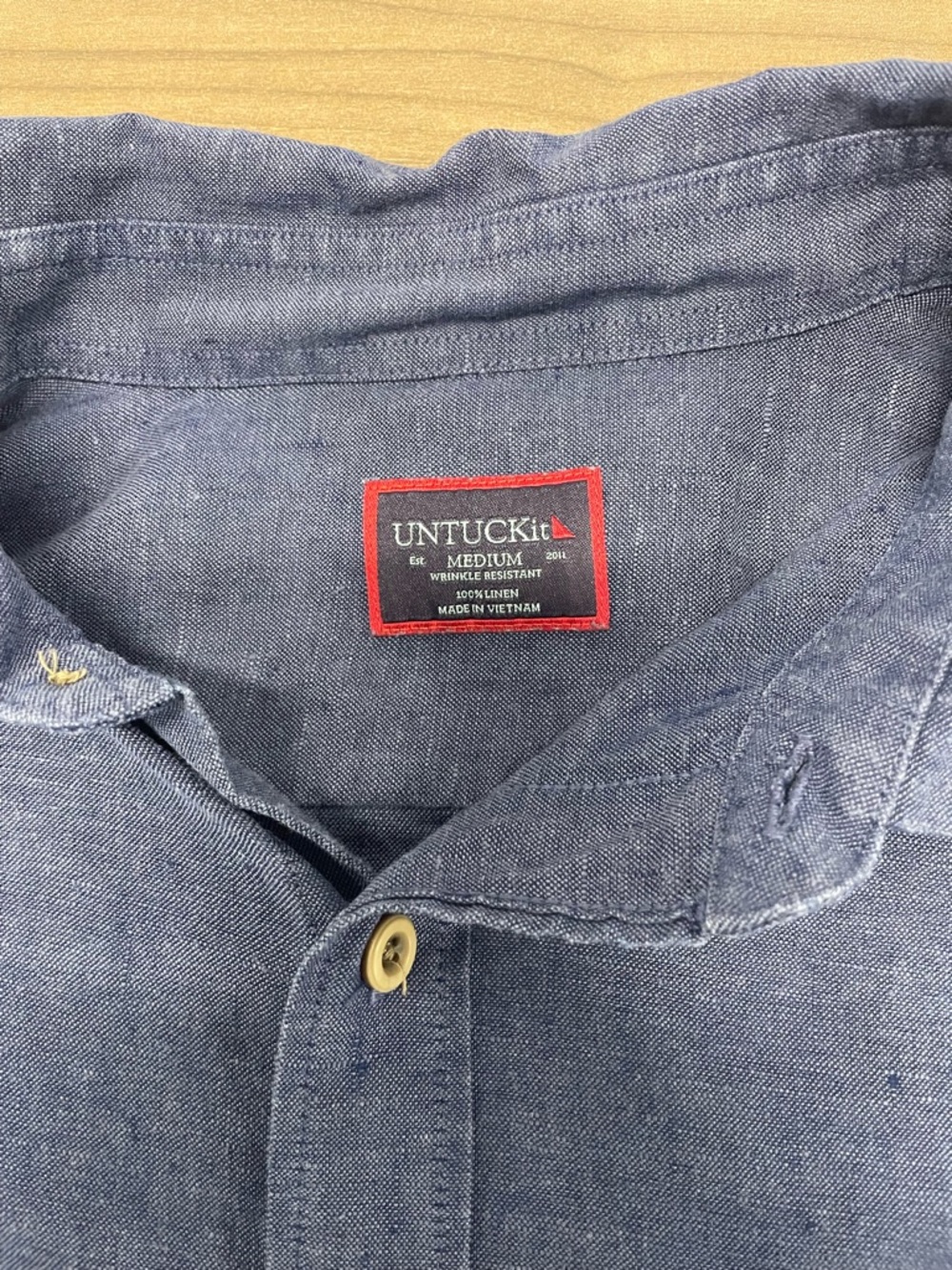 UNTUCKit Men’s Navy Short Sleeve Blue Button-Down Linen Shirt size M